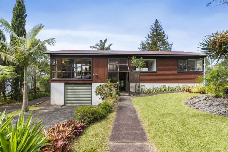 Photo of property in 5 Odette Road, Totara Vale, Auckland, 0629