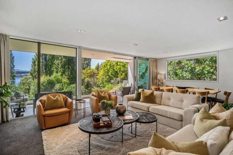 Photo of property in 10 Tapley Paddock, Wanaka, 9305