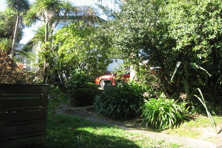 Photo of property in 13 Ngaio Gorge Road, Ngaio, Wellington, 6035