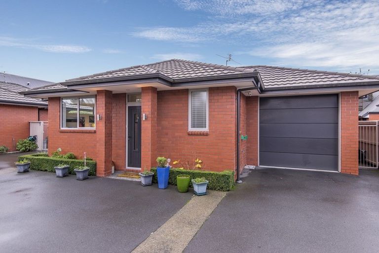 Photo of property in 37b Otara Street, Ilam, Christchurch, 8053