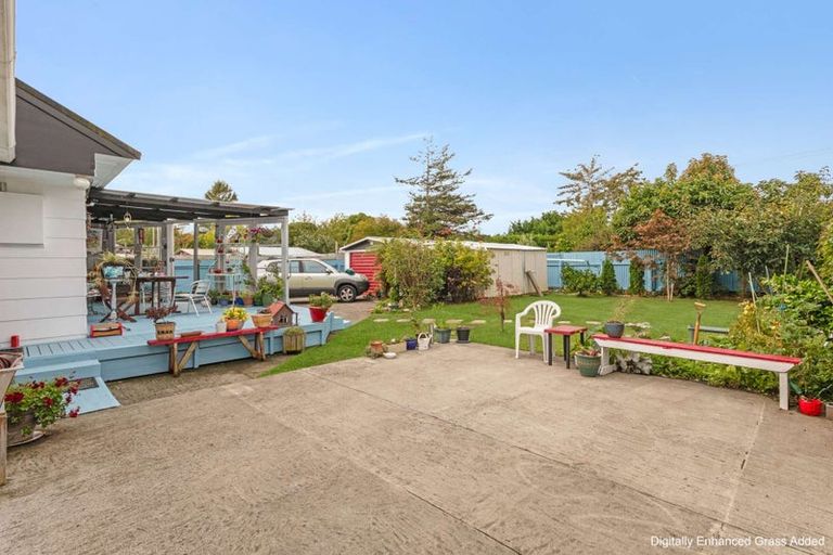 Photo of property in 35 Strathmore Avenue, Levin, 5510