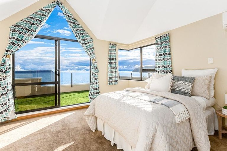 Photo of property in 24 Sunset Parade, Plimmerton, Porirua, 5026