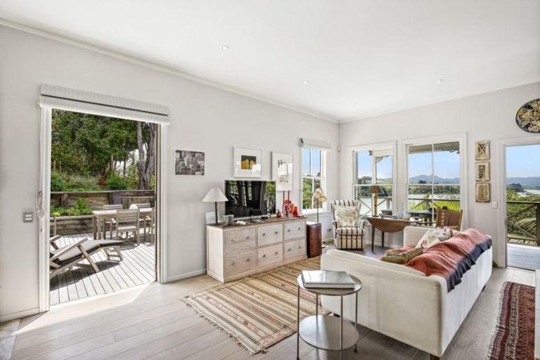 Photo of property in 1276 Sandspit Road, Sandspit, Warkworth, 0982