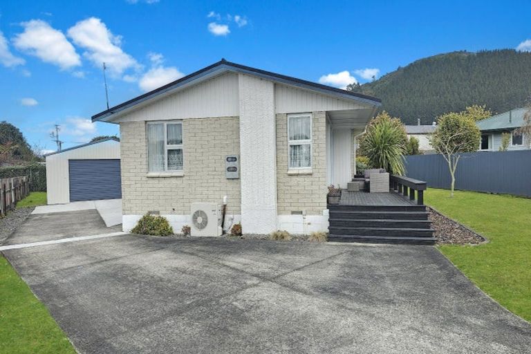 Photo of property in 6 Warihi Place, Ngongotaha, Rotorua, 3010