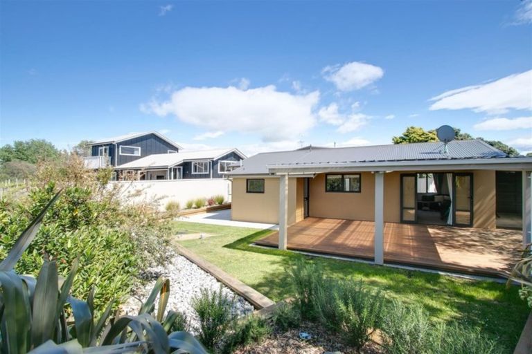 Photo of property in 20 Clifton Road, Haumoana, 4102