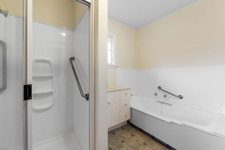 Photo of property in 1/170 Waimairi Road, Ilam, Christchurch, 8041