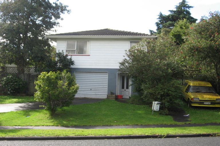 Photo of property in 8 Cairngorm Place, Highland Park, Auckland, 2010