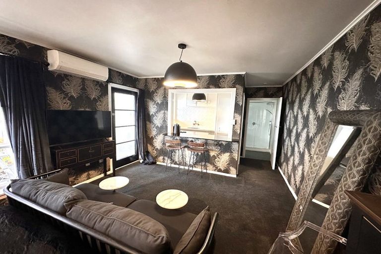 Photo of property in 35 Patanga Crescent, Thorndon, Wellington, 6011