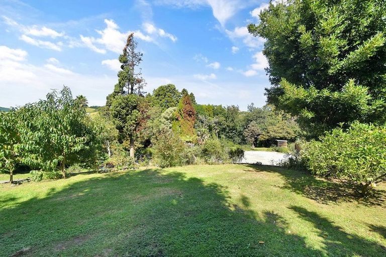 Photo of property in 33 Waikite Road, Welcome Bay, Tauranga, 3112