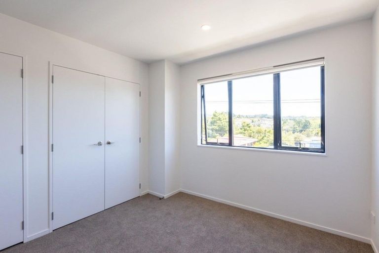 Photo of property in 3/122 Pooks Road, Ranui, Auckland, 0612