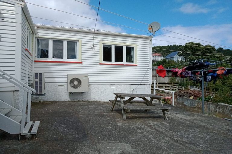 Photo of property in 5 Claremont Grove, Mount Victoria, Wellington, 6011