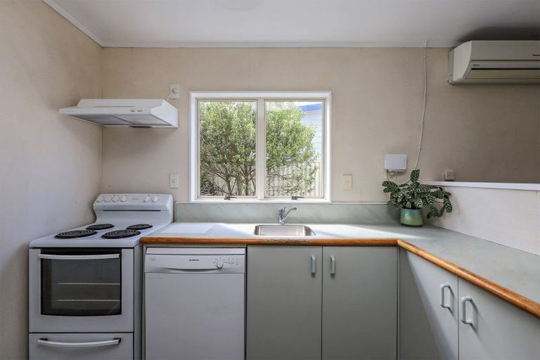 Photo of property in 6 Howard Road, Taradale, Napier, 4112