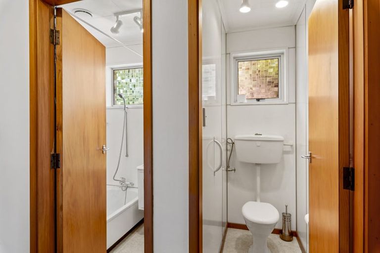 Photo of property in 53 Alexander Road, Raumati Beach, Paraparaumu, 5032