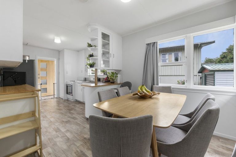 Photo of property in 8 Fyson Place, Hawera, 4610