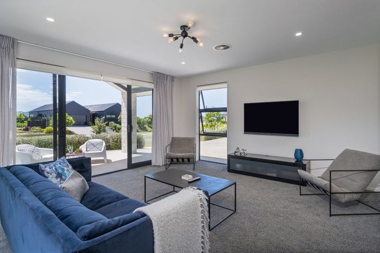 Photo of property in 6 Awatea Drive, Whitianga, 3510