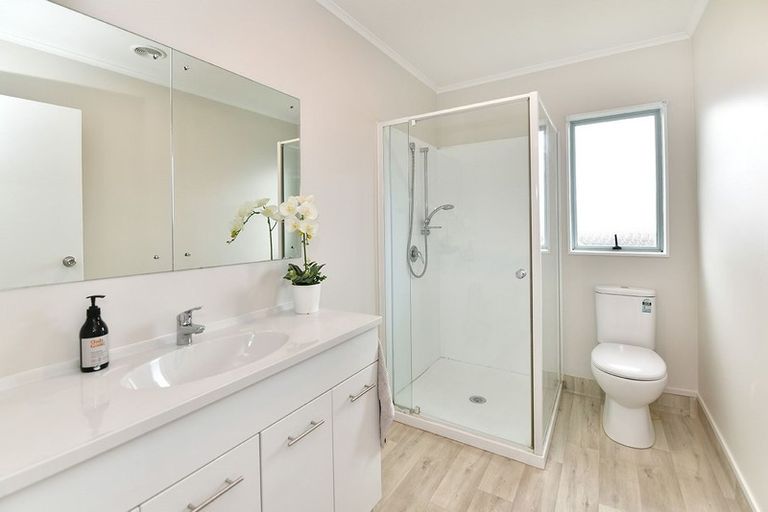 Photo of property in 11b Springs Road, Parakai, 0830