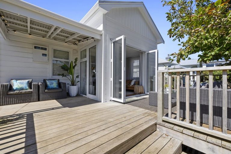 Photo of property in 7 Belt Road, Moturoa, New Plymouth, 4310