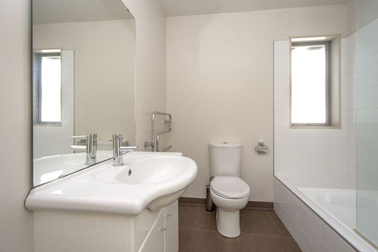 Photo of property in 90b Mandeville Street, Riccarton, Christchurch, 8011