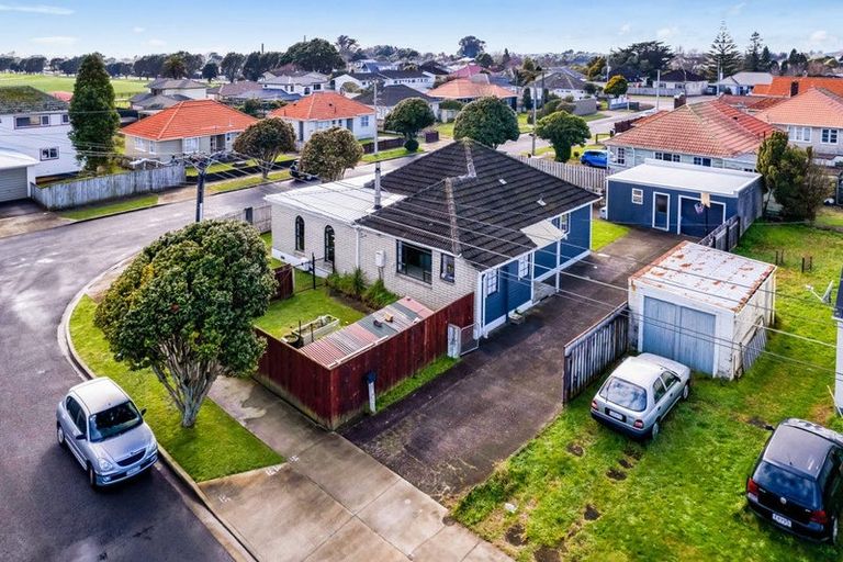 Photo of property in 1 List Street, Welbourn, New Plymouth, 4310