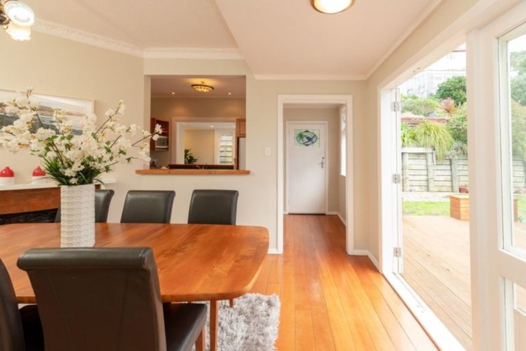 Photo of property in 15 Sunglow Avenue, Melrose, Wellington, 6023
