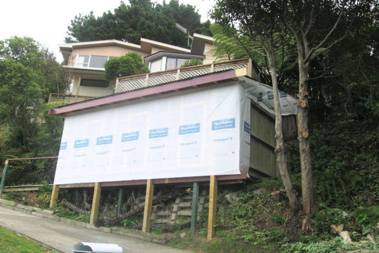 Photo of property in 173 Miromiro Road, Normandale, Lower Hutt, 5010