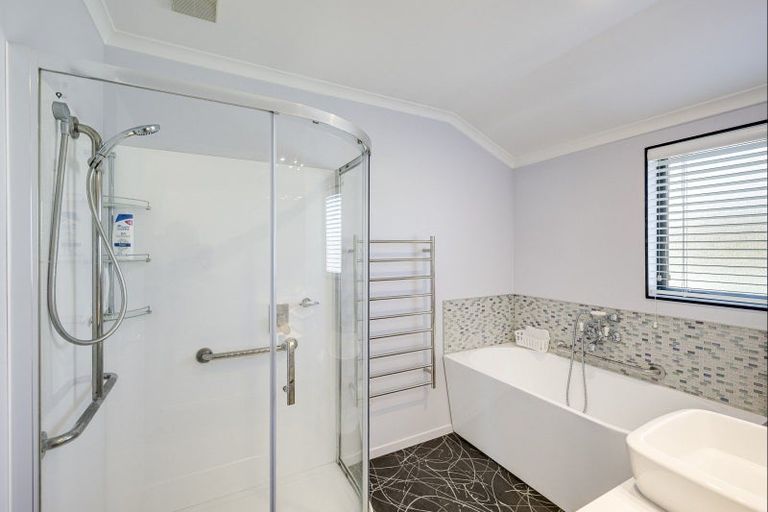 Photo of property in 104a Terrace Road, Parkvale, Hastings, 4122