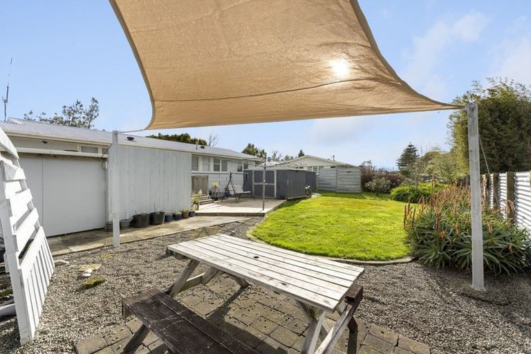 Photo of property in 19 Charwell Place, Highbury, Palmerston North, 4412