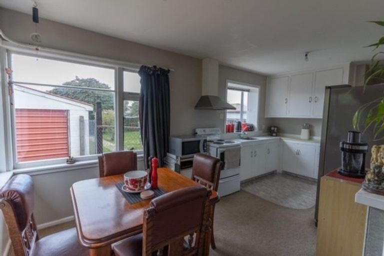 Photo of property in 32 Charlcott Street, Burnside, Christchurch, 8053