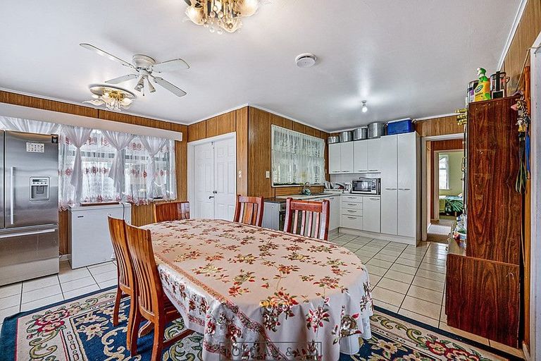 Photo of property in 92 Fisher Crescent, Otara, Auckland, 2023