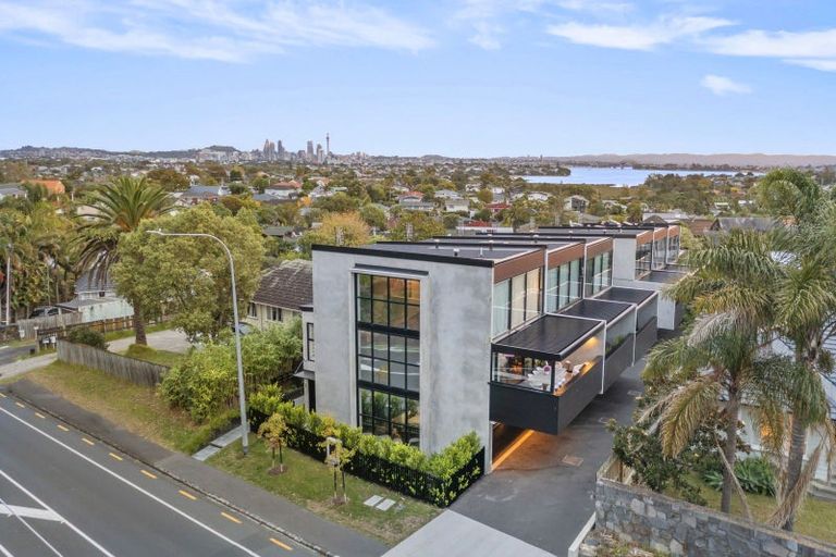 Photo of property in 1/279 Lake Road, Belmont, Auckland, 0622