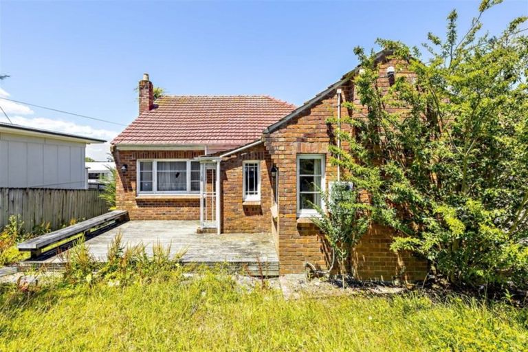 Photo of property in 1/62 Hillcrest Road, Papatoetoe, Auckland, 2025