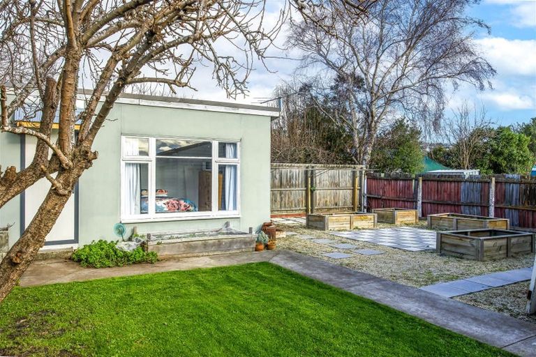 Photo of property in 112 Malcolm Avenue, Beckenham, Christchurch, 8023