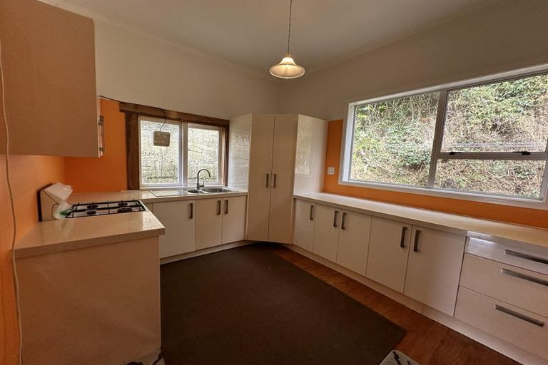 Photo of property in 75 Todman Street, Brooklyn, Wellington, 6021