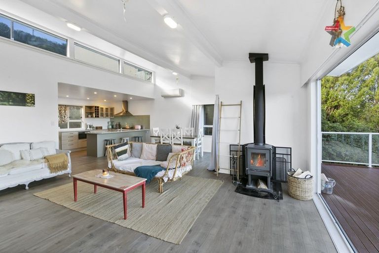 Photo of property in 35 Titiro Moana Road, Korokoro, Lower Hutt, 5012