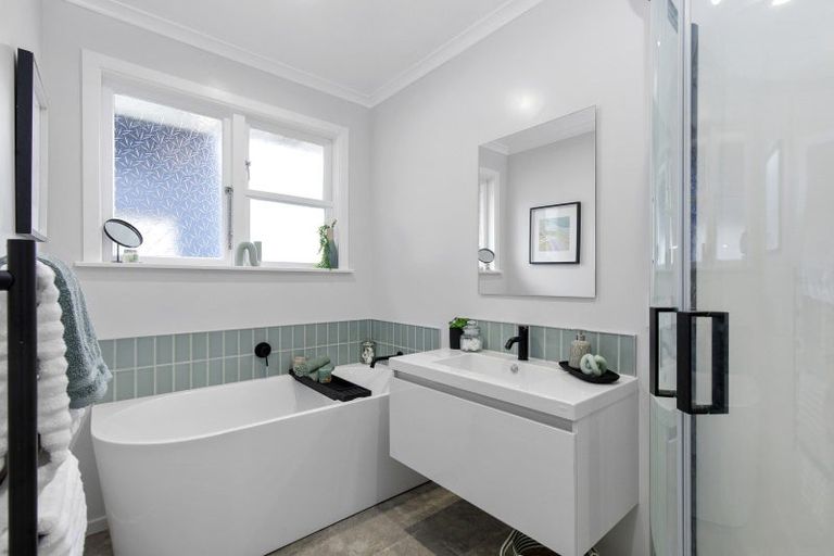 Photo of property in 2 Bella Grove, Naenae, Lower Hutt, 5011