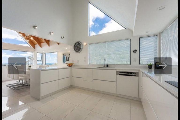 Photo of property in 2/6 Calypso Place, Rothesay Bay, Auckland, 0630