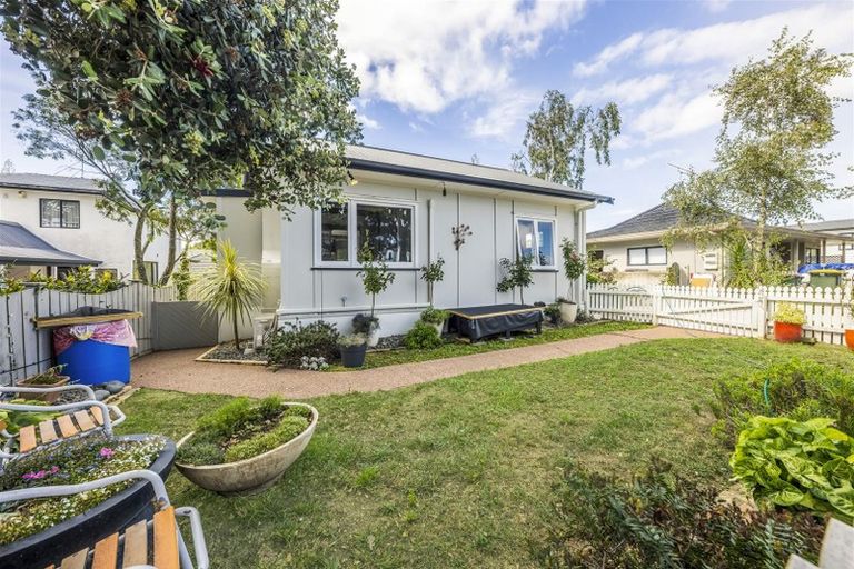 Photo of property in 13a Roys Road, Weymouth, Auckland, 2103