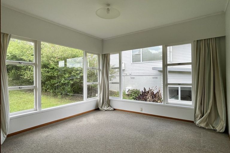 Photo of property in 52 Newhaven Terrace, Mairangi Bay, Auckland, 0630