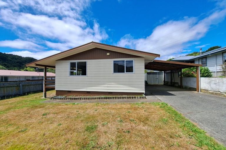 Photo of property in 5 Garnet Grove, Birchville, Upper Hutt, 5018
