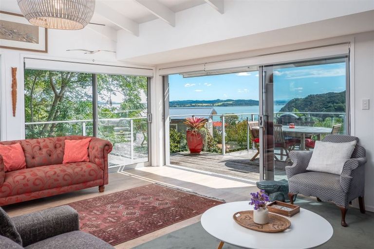 Photo of property in 3 Oneroa Road, Russell, 0202