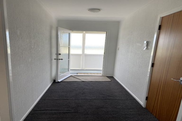 Photo of property in 7 Carluke Street, Paparangi, Wellington, 6037