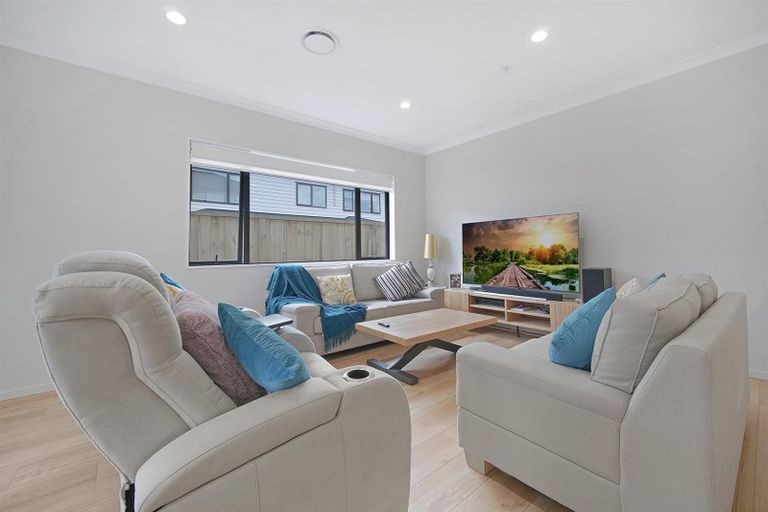 Photo of property in 47 Drumbuoy Drive, Flat Bush, Auckland, 2019