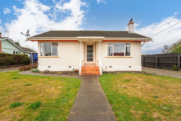 Photo of property in 9 Moorhouse Street, Waimate, 7924