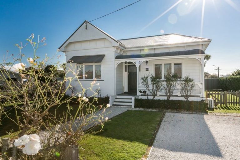 Photo of property in 59 Ferry Road, Clive, 4102