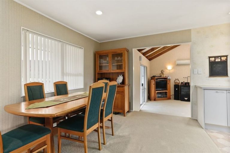 Photo of property in 2/23 Duncan Avenue, Te Atatu South, Auckland, 0610