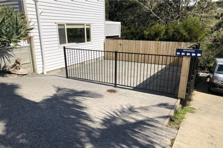 Photo of property in 39 Condor Place, Unsworth Heights, Auckland, 0632