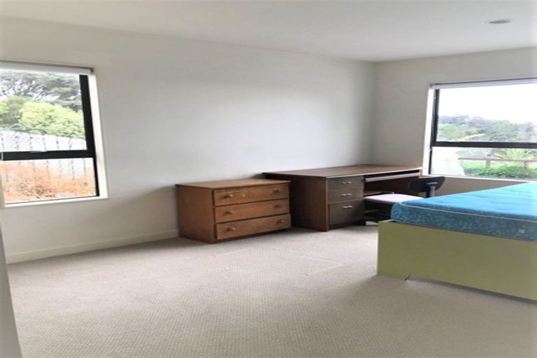 Photo of property in 943a East Coast Road, Torbay, Auckland, 0630