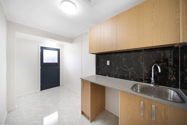 Photo of property in 15 Mayflower Close, Mangere East, Auckland, 2024