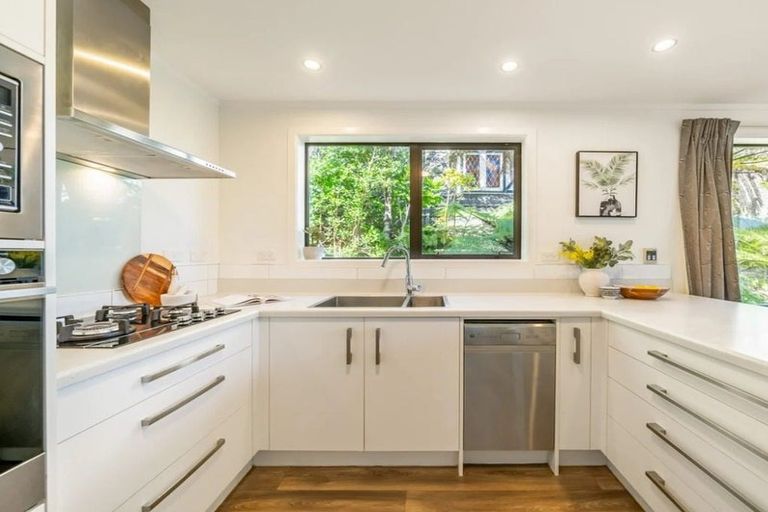 Photo of property in 30 Stanhope Grove, Korokoro, Lower Hutt, 5012