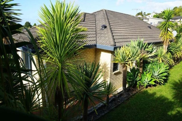 Photo of property in 23 Roberta Crescent, Orewa, 0931